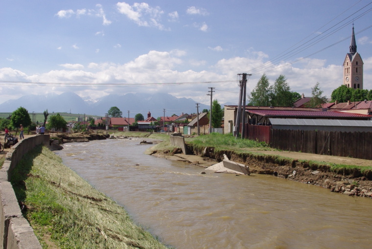 Fotogaléria Po záplave v Ľubici 6.6.2010 /časť 2./ (18) Po záplave v Ľubici 6.6.2010 /časť 2./