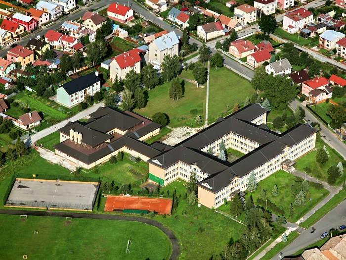 Fotogaléria Slávnostné stretnutie k 30. výročiu otvorenia novej školy v Ľubici (100) Slávnostné stretnutie k 30. výročiu otvorenia novej školy v Ľubici